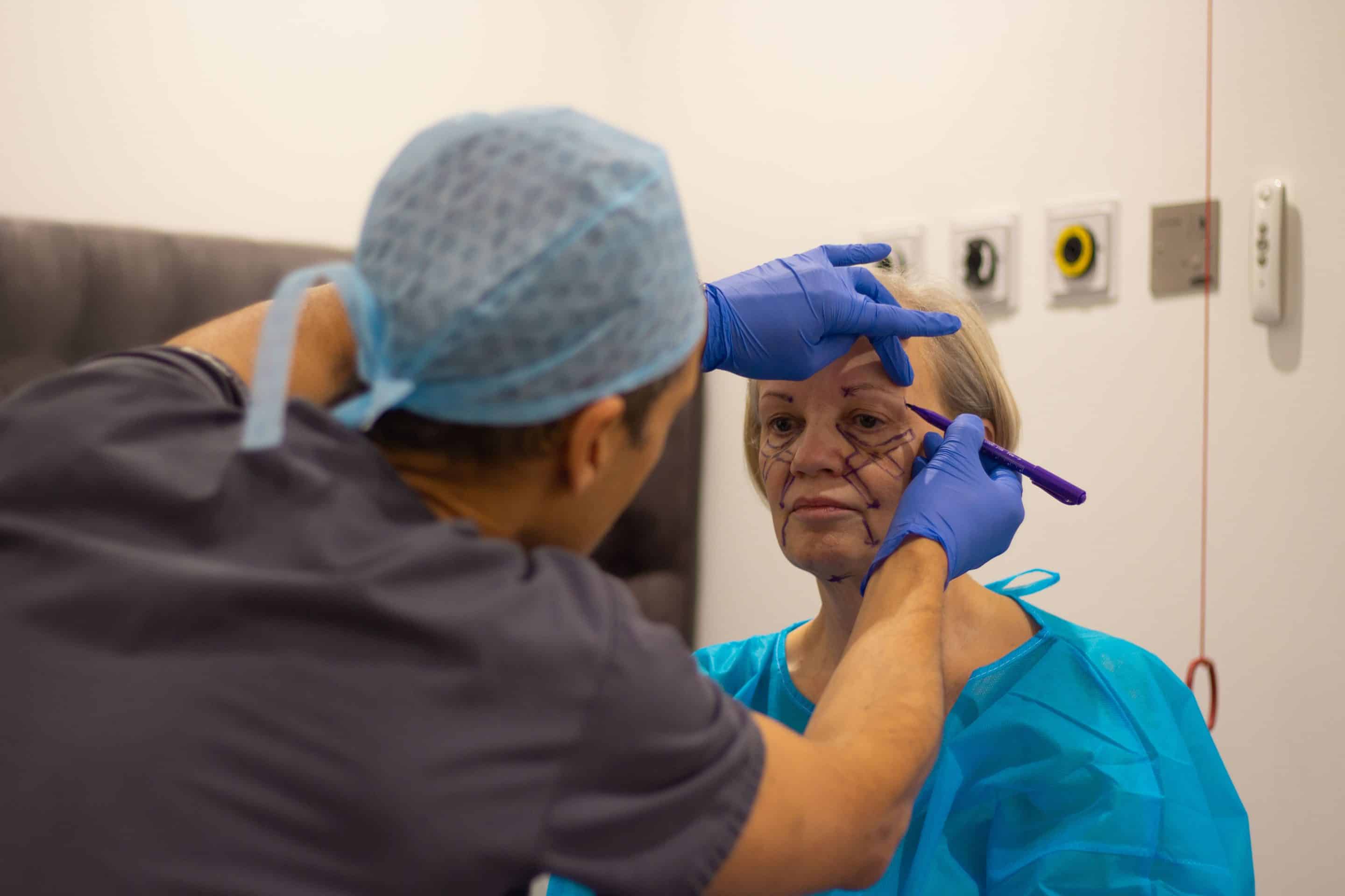 Dr Julian De Silva Reviews | London Facial Plastic Sureon image 1