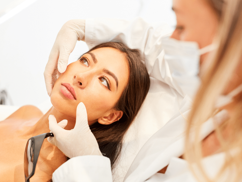 Facelifts can involve minimally invasive techniques or require multiple stitches.