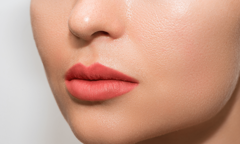 A corner lift can be done along with other procedures like subnasal lip lift and lip fillers.