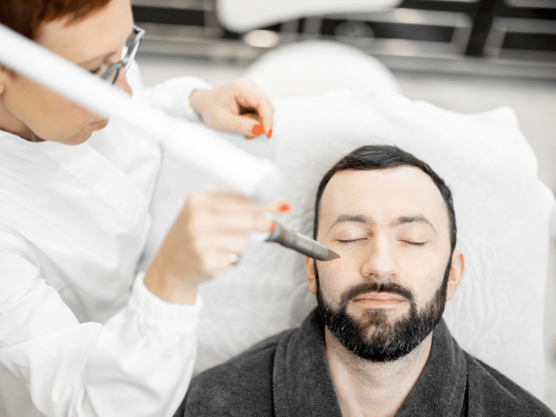 The treatment area only involves sideburns to pull and anchor the skin tissues.