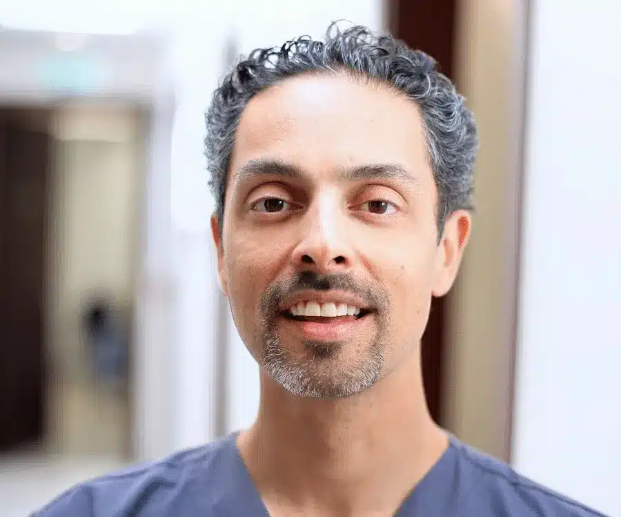 Dr Julian De Silva - top facelift surgeons uk
